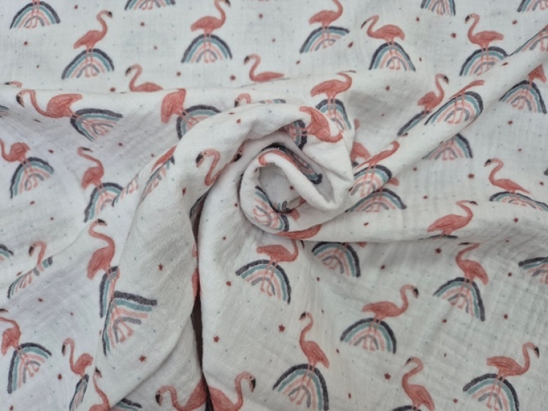 Regenbogen- Flamingo auf weiss-Traum- Musselin